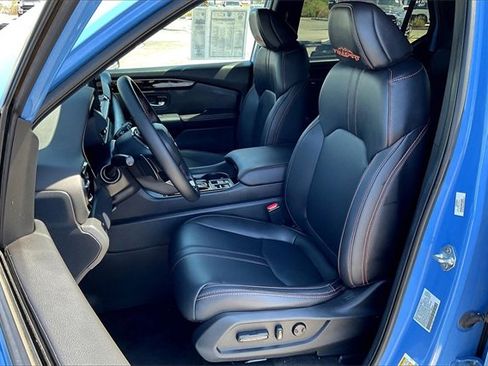 Used 2025 Honda Pilot TrailSport image 24