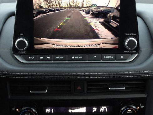 Used 2023 Nissan Rogue SV w/ SV Premium B Package image 35