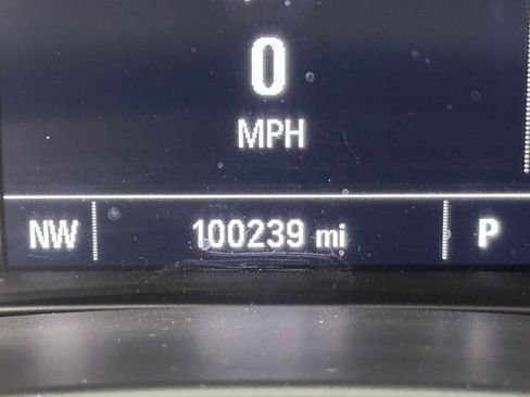 Used 2018 Chevrolet Equinox LT image 16