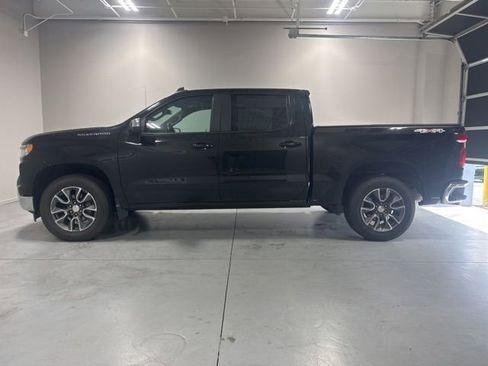 Used 2022 Chevrolet Silverado 1500 LT AWD/4WD image 10