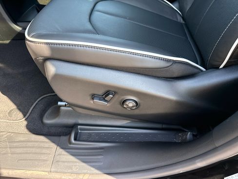 New 2026 Chrysler Pacifica Limited w/ S Appearance Package image 22