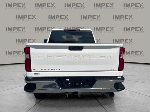 Used 2024 Chevrolet Silverado 2500 LT AWD/4WD image 4