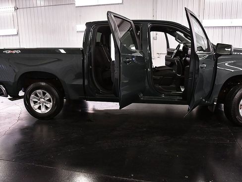 Used 2025 Chevrolet Silverado 1500 LT image 30