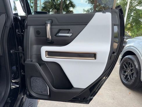Used 2025 GMC Hummer EV 3X AWD/4WD image 35