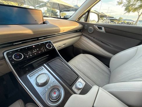 Used 2023 Genesis GV80 2.5T w/ Prestige 20" Package AWD/4WD image 12
