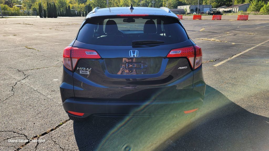 Used 2018 Honda HR-V EX-L image 10