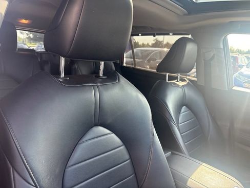 Used 2020 Toyota Highlander XLE AWD/4WD image 19
