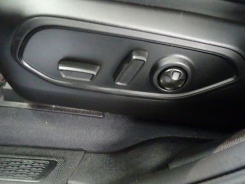 Certified 2023 Jeep Grand Cherokee Limited w/ Black Appearance Package AWD/4WD image 3