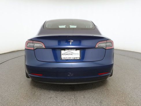 Used 2021 Tesla Model 3 Standard Range Plus image 5