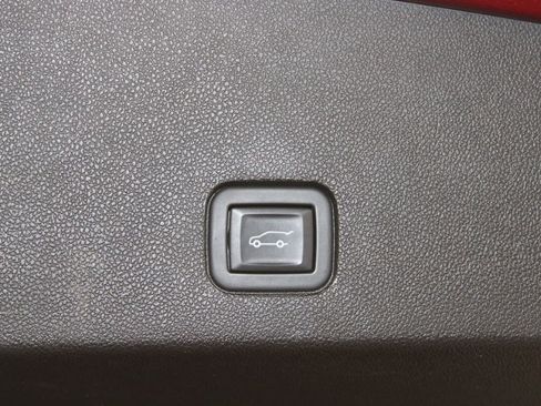 Used 2021 Cadillac XT6 Premium Luxury image 14