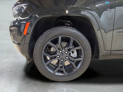 Used 2024 Jeep Grand Cherokee Limited 4xe AWD/4WD image 25