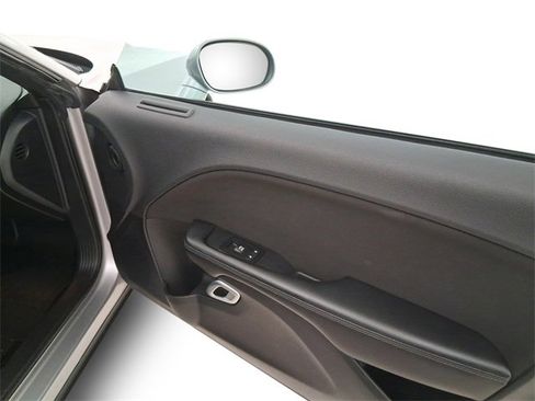 Used 2016 Dodge Challenger SXT w/ Driver Convenience Group image 15