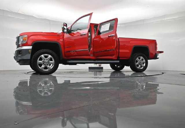 Used 2019 GMC Sierra 2500 SLT w/ Duramax Plus Package AWD/4WD image 54