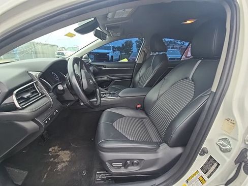 Used 2022 Toyota Camry SE FWD image 14