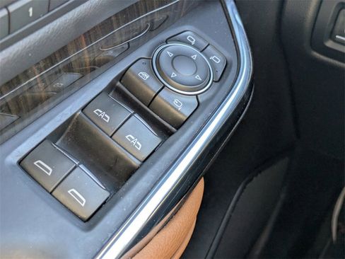 Used 2023 Cadillac XT4 Premium Luxury image 30