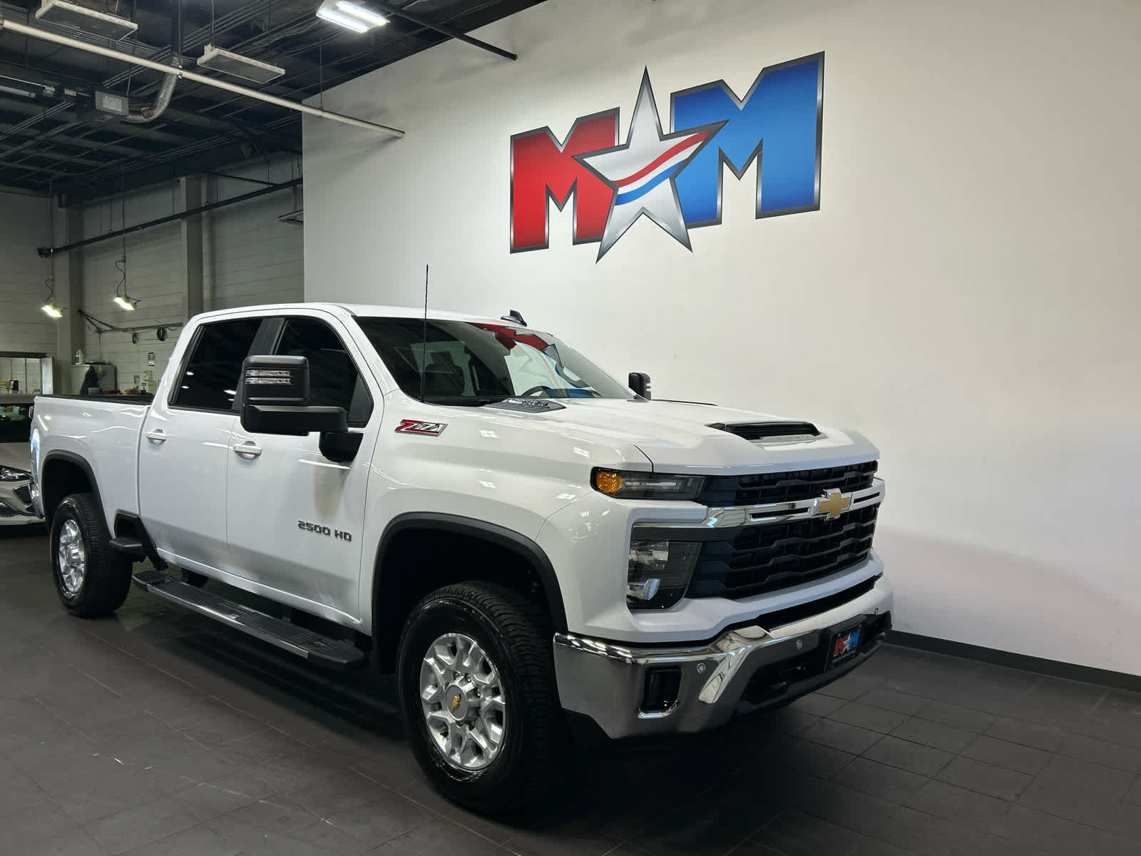 Used 2026 Chevrolet Silverado 2500 LT w/ All Star Edition AWD/4WD image 2