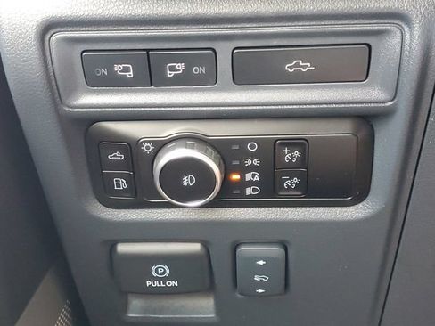 Certified 2023 Ford F150 Platinum w/ Equipment Group 701A High AWD/4WD image 17