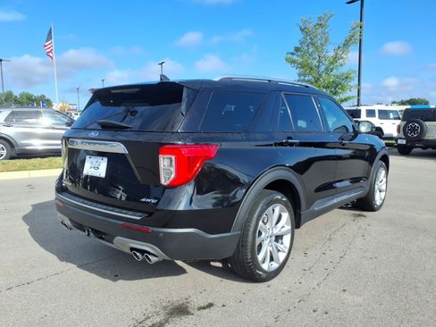 Certified 2023 Ford Explorer Platinum w/ Technology Package AWD/4WD image 3