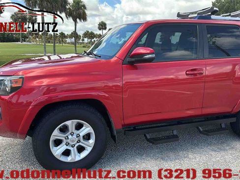 Used 2021 Toyota 4Runner SR5 Premium w/ Moonroof Package RWD image 4