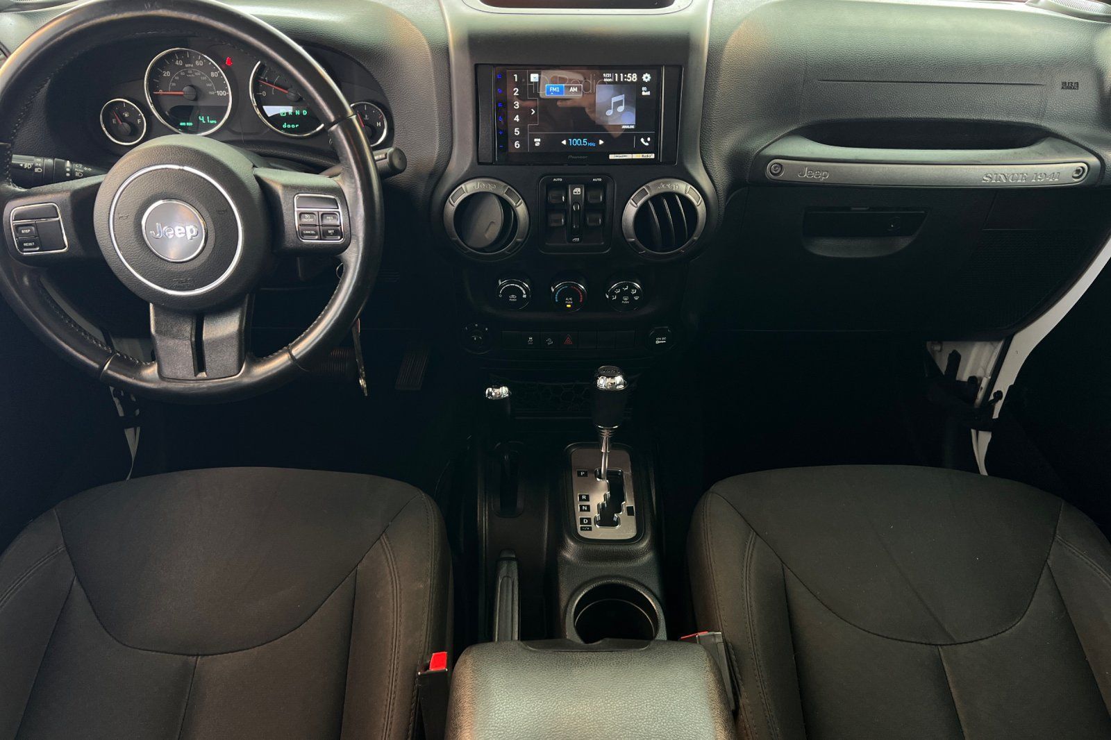 Used 2018 Jeep Wrangler Unlimited Sport S AWD/4WD image 17