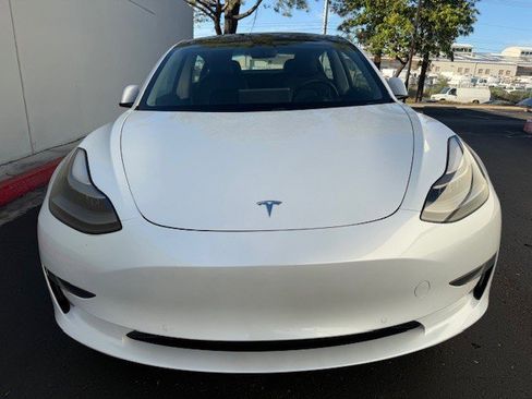 Used 2021 Tesla Model 3 Standard Range Plus image 6