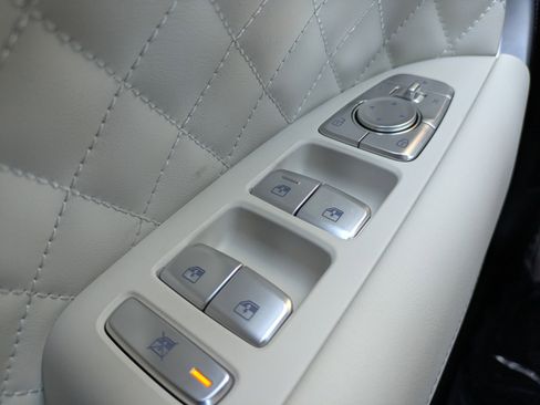 Certified 2025 Genesis G70 3.3T Advanced w/ Sport Prestige Package image 21