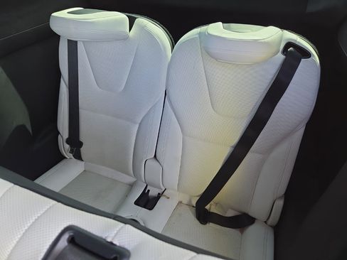 Used 2023 Tesla Model X AWD/4WD image 4