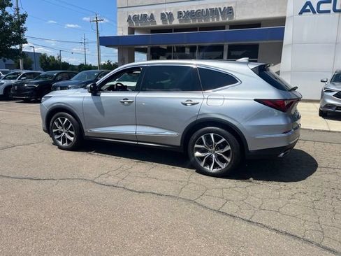 Used 2023 Acura MDX SH-AWD w/ Technology Package image 6