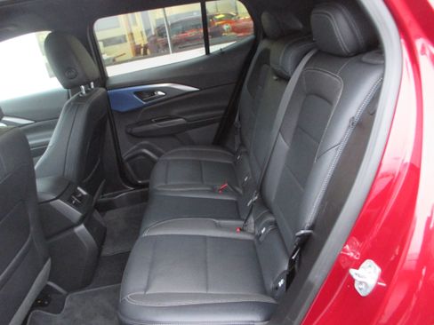 Used 2025 Chevrolet Equinox EV LT w/ Convenience Package image 10