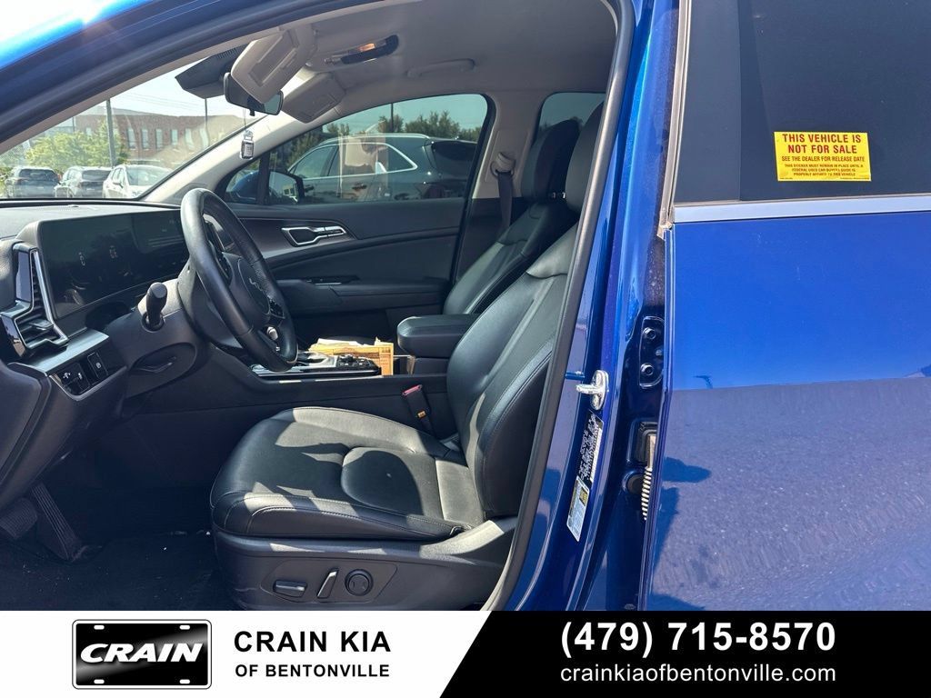 Certified 2025 Kia Sportage EX FWD image 11