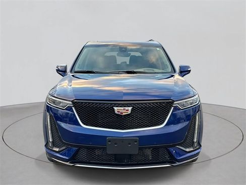 Used 2025 Cadillac XT6 Sport w/ Platinum Package image 2