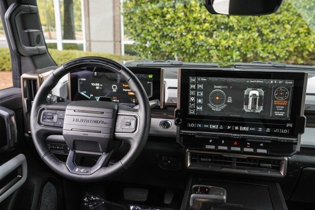 Used 2025 GMC Hummer EV 3X AWD/4WD image 30