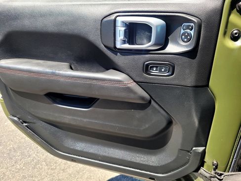 Used 2021 Jeep Wrangler Unlimited Rubicon AWD/4WD image 18