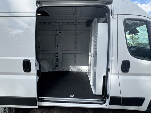 New 2024 RAM ProMaster 2500 w/ Safety Group FWD image 8