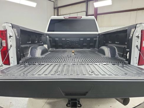 Used 2024 Chevrolet Silverado 2500 LT AWD/4WD image 46
