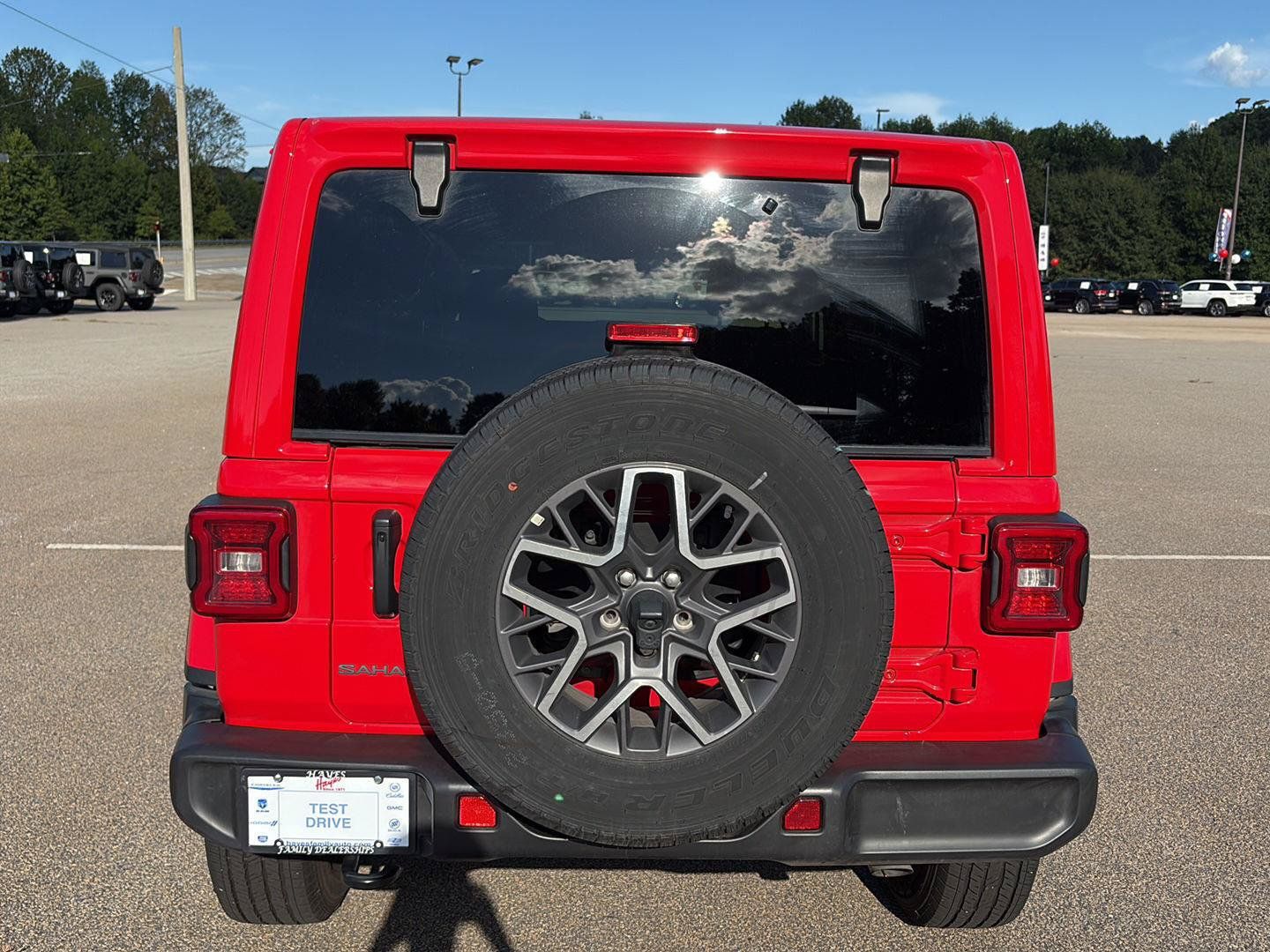 Used 2026 Jeep Wrangler Unlimited Sahara AWD/4WD image 4