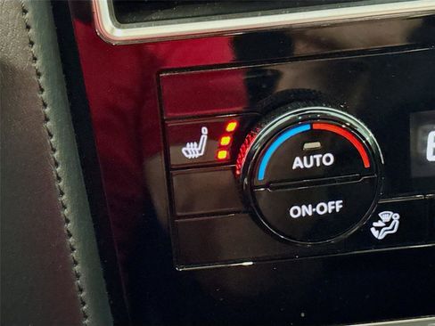 Used 2023 Nissan Armada SL image 12