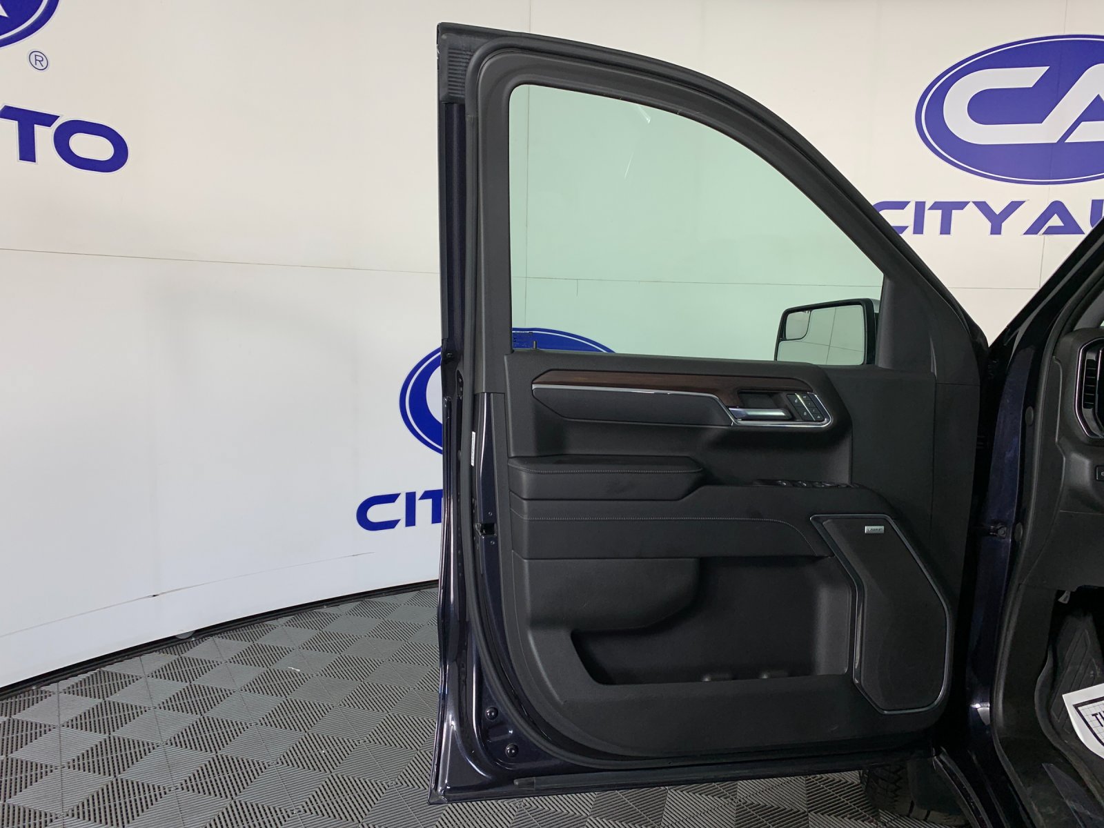 Used 2022 GMC Sierra 1500 SLT AWD/4WD image 12