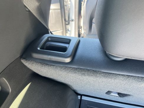 Used 2025 Chevrolet Equinox RS FWD image 39