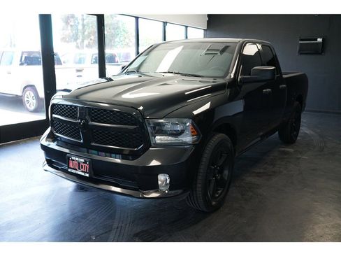 Used 2015 RAM 1500 Express w/ Black Ram 1500 Express Group RWD image 3
