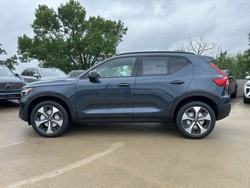 New 2026 Volvo XC40 B5 Core w/ Climate Package image 4