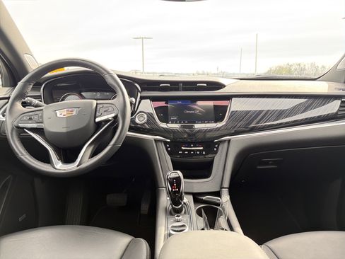 Used 2023 Cadillac XT6 Premium Luxury image 29