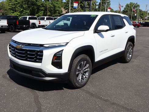 New 2026 Chevrolet Equinox LT w/ Convenience Package II AWD/4WD image 28
