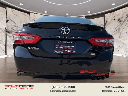 Used 2018 Toyota Camry SE FWD image 6