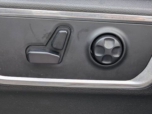 Used 2019 RAM 1500 Laramie image 19