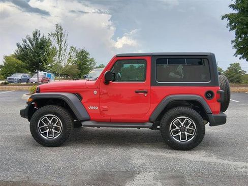 Used 2020 Jeep Wrangler Sport AWD/4WD image 6