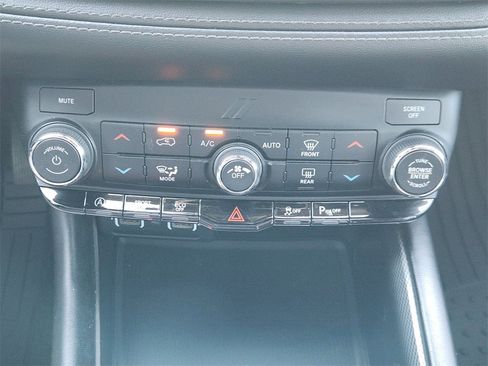 Used 2021 Dodge Durango GT image 19