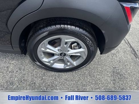 Used 2023 Hyundai Kona SEL AWD/4WD image 13
