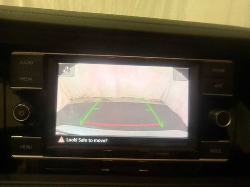 Certified 2022 Volkswagen Jetta Sport image 32