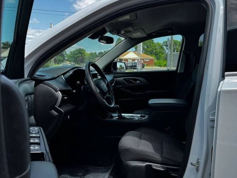 Used 2018 Chevrolet Traverse LS AWD/4WD image 15